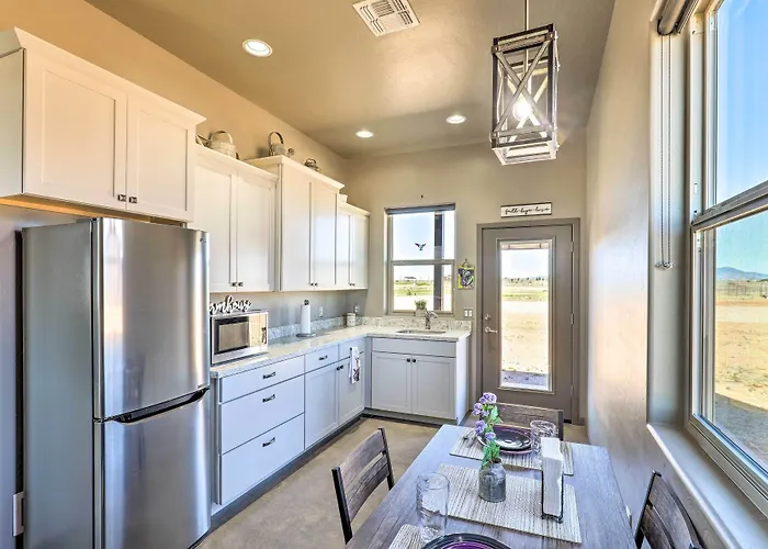 Holiday home Modern Home: Walk To Wineries + Pets Welcome