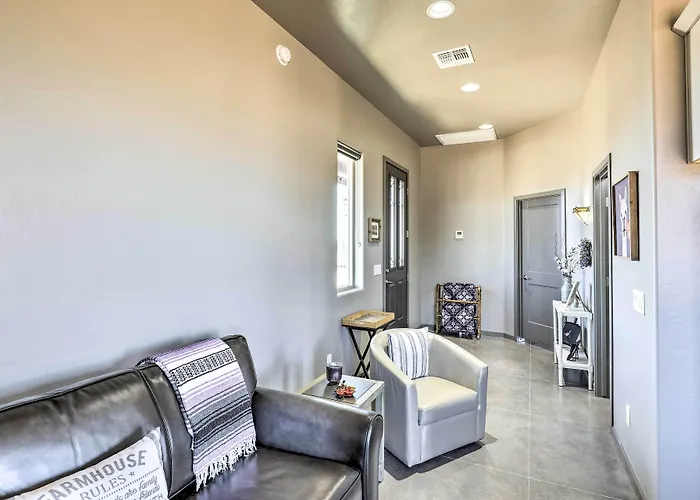 Modern Home: Walk To Wineries + Pets Welcome Holiday home