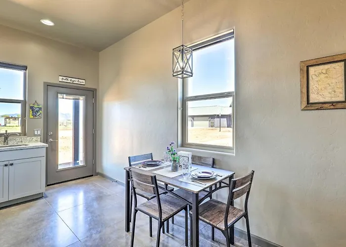 Holiday home Modern Home: Walk To Wineries + Pets Welcome *